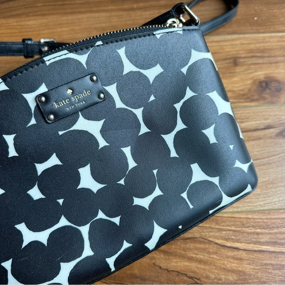 Kate Spade  Splodge Dot cross body bag in black & white - Picture 2 of 10